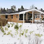 2 Bedroom Lovely In Holiday home *