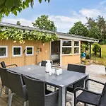 2 Bedroom Lovely In Holiday home *