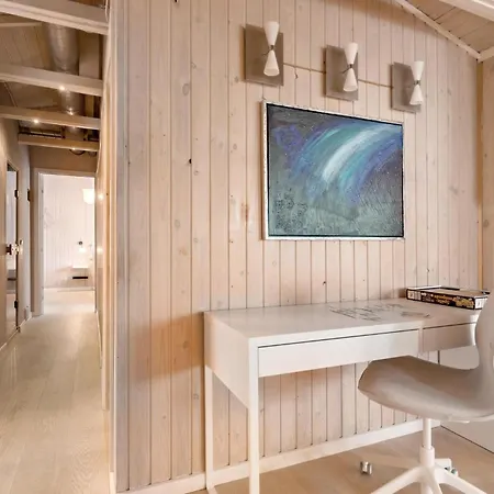 Сasa de vacaciones 2 Bedroom Lovely In