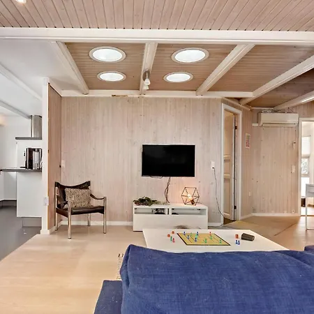 2 Bedroom Lovely In