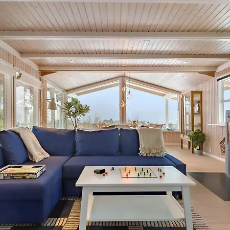 2 Bedroom Lovely In *