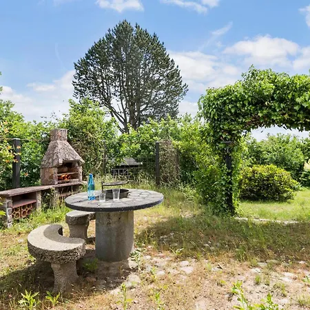 2 Bedroom Lovely In *